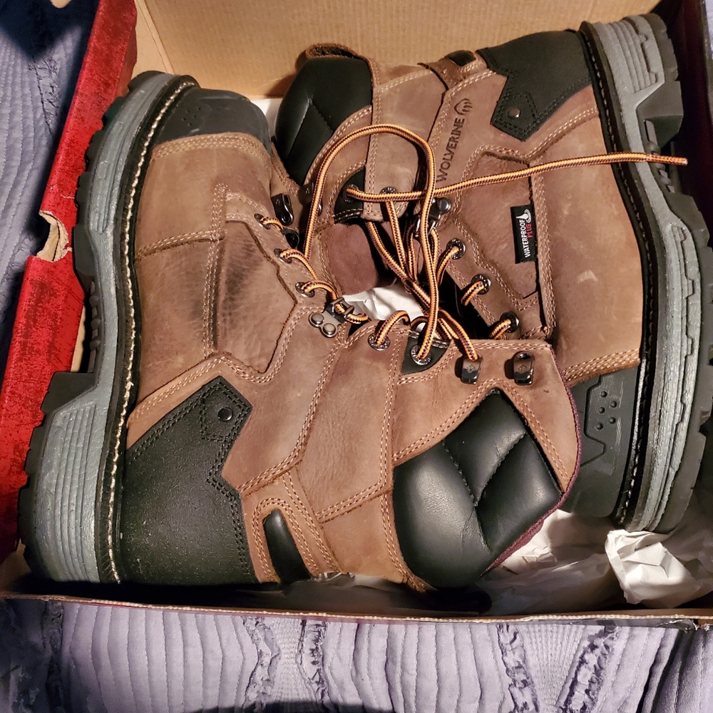 Men's Wolverine 8" Hellcat Heavy Duty Ultraspring Durashocks Composite Toe Boots